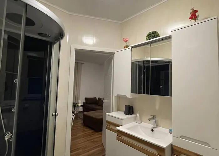 Gemuetliches Eg-apartment In Fuer 6 アパート Weissenthurm